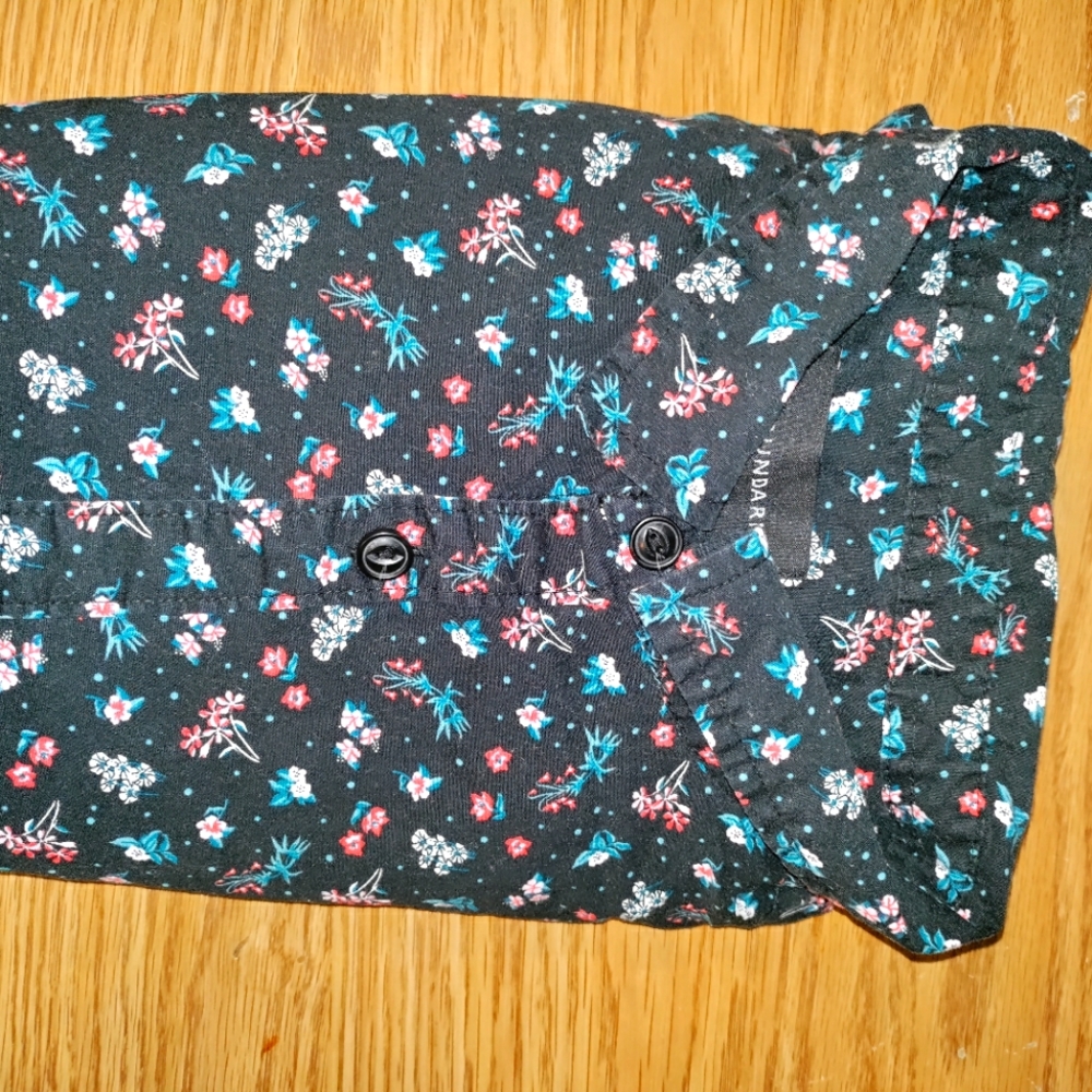 Mens XL short sleeve dress shirt lightly worn